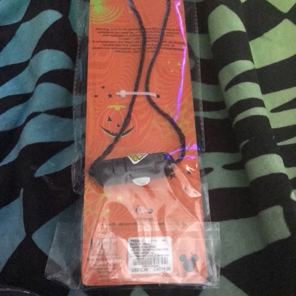 ✨🆕BN Disney Nightmare Before Christmas Light Up Necklace!BNIP!SO!✨ - Picture 3 of 6